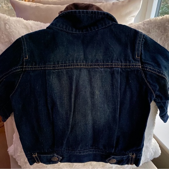 Genuine Baby from OSHKOSH Denim Jean Jacket With Detachable Hood Like New 9Mo - Picture 6 of 11